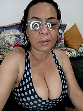 Snapshot of thefuckingowneroftits chatting on 11/23/25, 12:31 thefuckingowneroftits online show from 11/23/25, 12:31