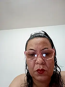 Snapshot of thefuckingowneroftits chatting on 12/04/25, 12:20 thefuckingowneroftits online show from 12/04/25, 12:20