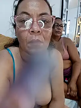 Snapshot of thefuckingowneroftits chatting on 11/03/25, 12:31 thefuckingowneroftits online show from 11/03/25, 12:31