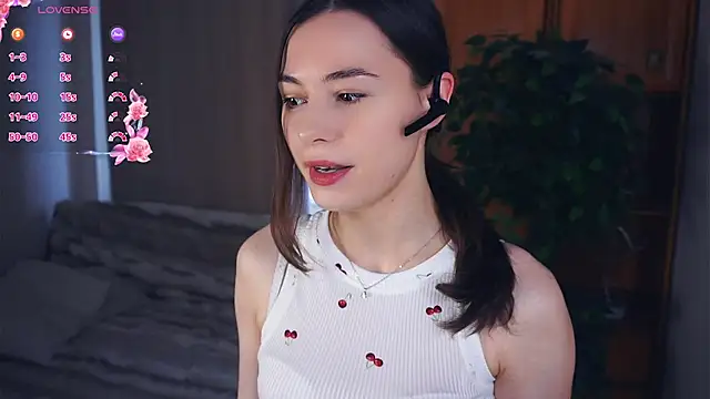 EleneBrach online show from 10/21/25, 06:13