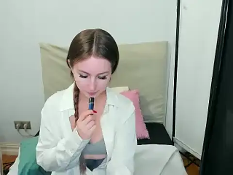 DonnaCam online show from 03/18/25, 06:39