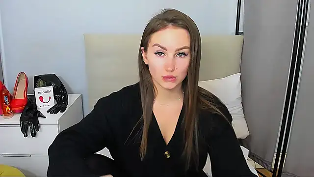 DonnaCam online show from 11/22/25, 05:12