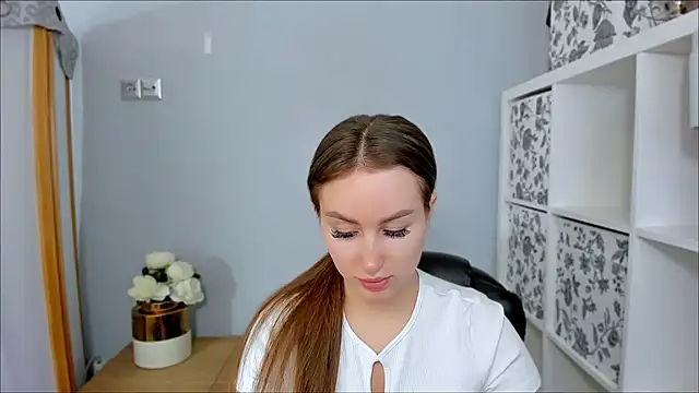 DonnaCam online show from 10/16/25, 02:36