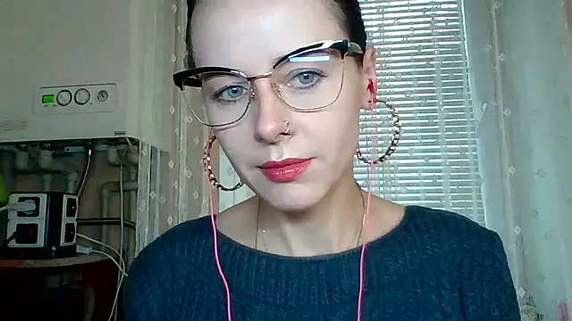 Snapshot of LuminousLady chatting on 09/30/25, 07:25 LuminousLady online show from 09/30/25, 07:25