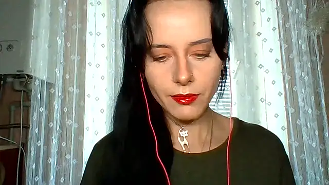 Snapshot of LuminousLady chatting on 09/22/25, 06:19 LuminousLady online show from 09/22/25, 06:19