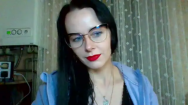 Snapshot of LuminousLady chatting on 03/20/25, 05:47 LuminousLady online show from 03/20/25, 05:47