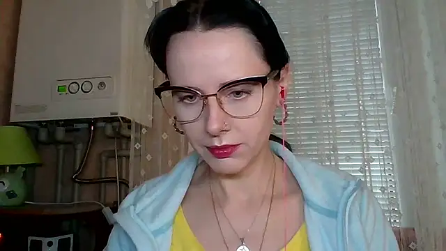 Snapshot of LuminousLady chatting on 10/09/25, 07:31 LuminousLady online show from 10/09/25, 07:31
