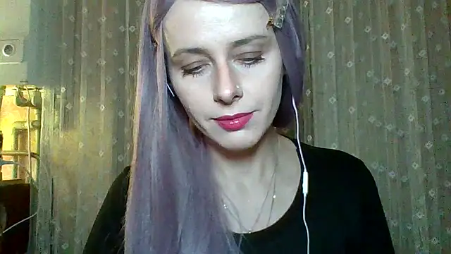 Snapshot of LuminousLady chatting on 02/26/25, 07:32 LuminousLady online show from 02/26/25, 07:32