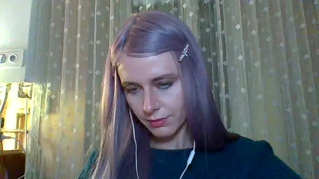 Snapshot of LuminousLady chatting on 03/01/25, 12:50 LuminousLady online show from 03/01/25, 12:50
