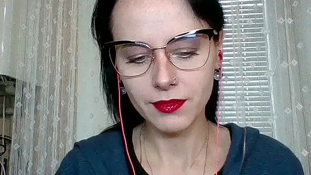 LuminousLady online show from 11/05/25, 10:40