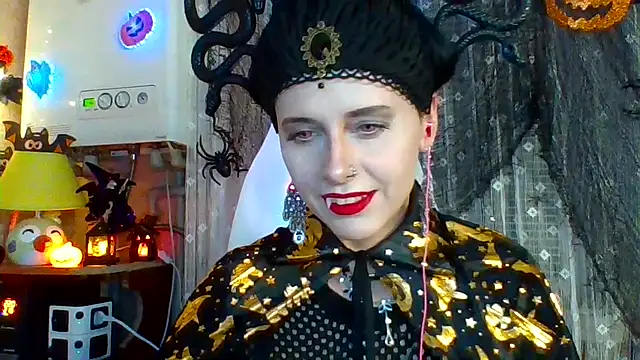 LuminousLady online show from 10/31/25, 06:26