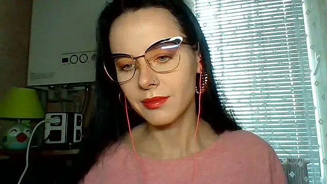 Snapshot of LuminousLady chatting on 09/26/25, 07:15 LuminousLady online show from 09/26/25, 07:15