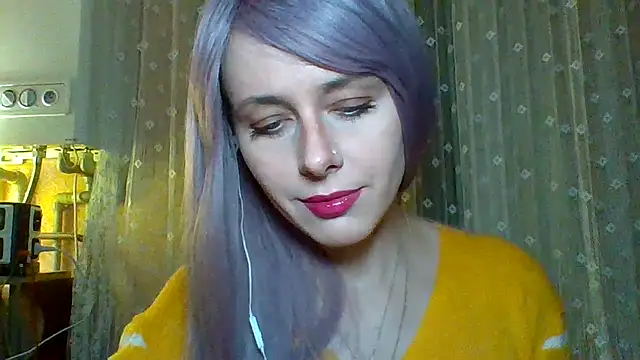Snapshot of LuminousLady chatting on 02/24/25, 05:53 LuminousLady online show from 02/24/25, 05:53