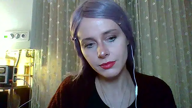 Snapshot of LuminousLady chatting on 03/04/25, 06:18 LuminousLady online show from 03/04/25, 06:18