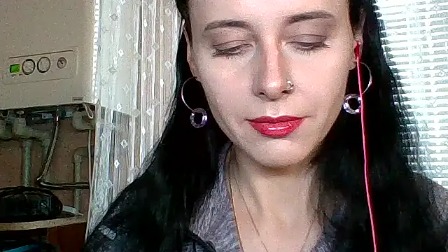 LuminousLady online show from 11/02/25, 10:31