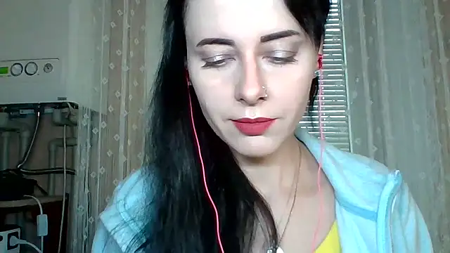 Snapshot of LuminousLady chatting on 10/20/25, 06:26 LuminousLady online show from 10/20/25, 06:26