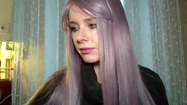 Snapshot of LuminousLady chatting on 02/18/25, 05:09 LuminousLady online show from 02/18/25, 05:09