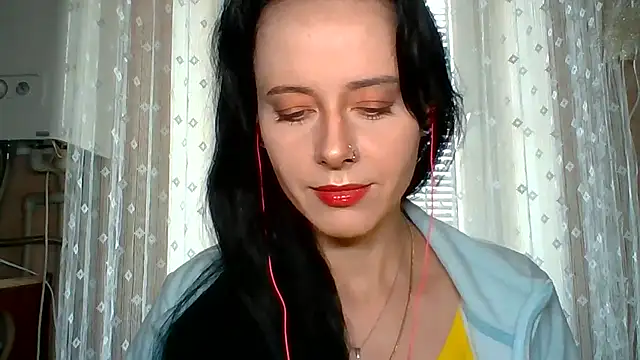 Snapshot of LuminousLady chatting on 09/21/25, 07:13 LuminousLady online show from 09/21/25, 07:13