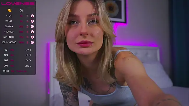 LeaCox  online show from 10/03/25, 07:43