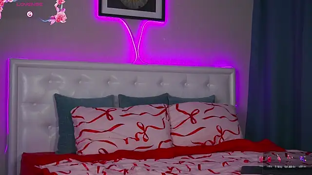 LeaCox  online show from 11/20/25, 08:26