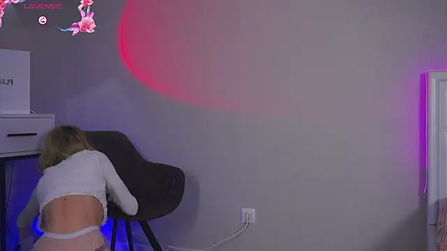 LeaCox  online show from 03/19/26, 10:04