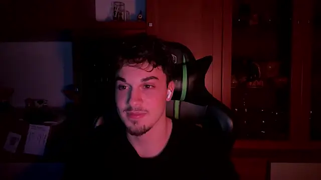 NaplesGuy04 online show from 02/19/25, 10:42