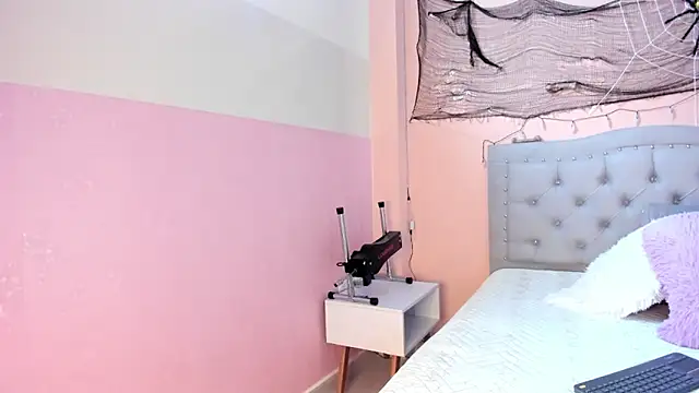 littletammy4u  online show from 11/02/25, 02:11