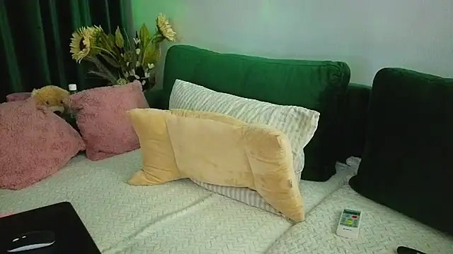 SweetAnia  online show from 06/29/26, 07:57