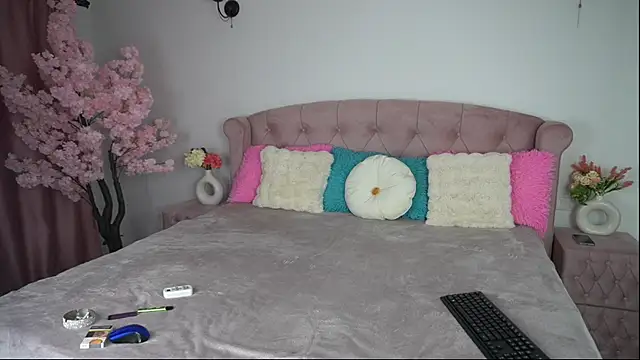 Snapshot of emma_goodess_ chatting on 10/08/25, 10:54 emma goodess online show from 10/08/25, 10:54