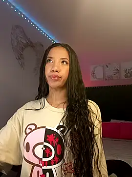 SallyWhitee online show from 04/07/26, 06:15