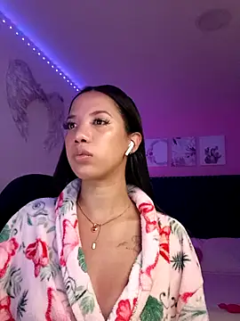 SallyWhitee online show from 02/05/26, 05:03