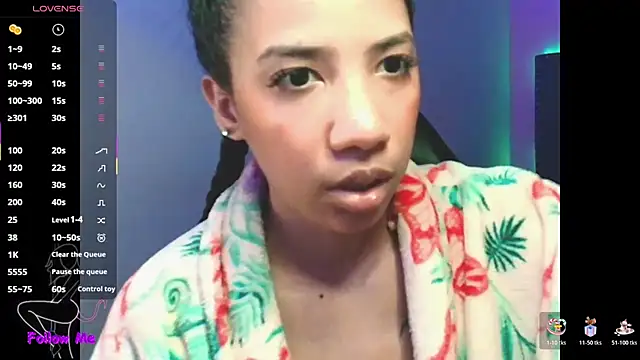 SallyWhitee online show from 12/17/25, 04:17