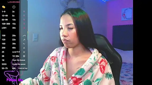 SallyWhitee online show from 12/02/25, 04:58