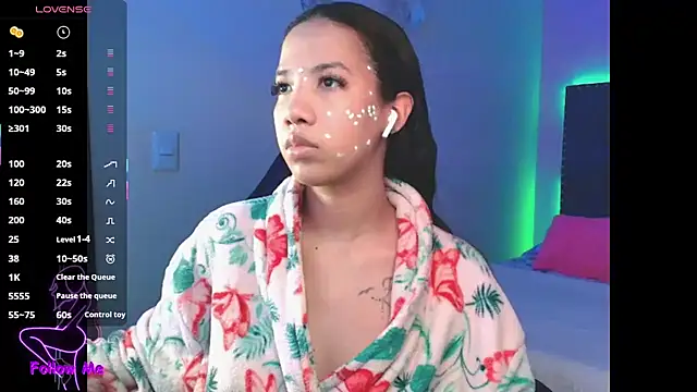 SallyWhitee online show from 11/07/25, 04:06