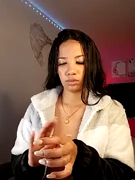 SallyWhitee online show from 04/27/26, 06:11