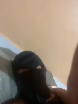 tunenarica22 online show from 12/21/25, 03:08