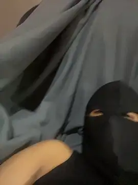 tunenarica22 online show from 10/31/25, 03:03