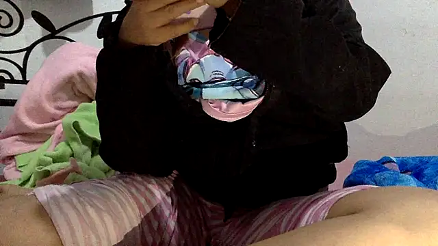 sharonlopez9611 online show from 12/03/25, 04:24