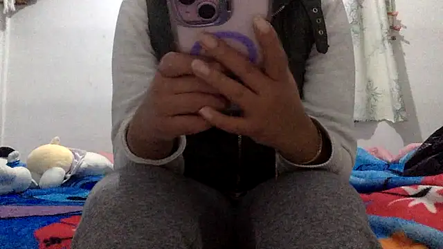 sharonlopez9611 online show from 12/21/25, 03:30