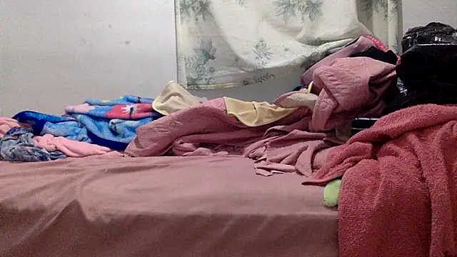 sharonlopez9611 online show from 10/29/25, 04:00