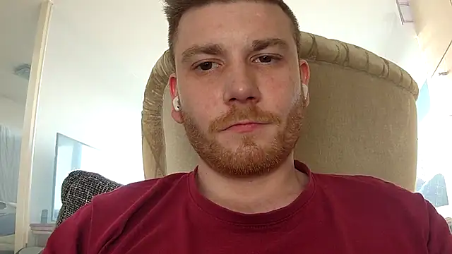 Snapshot of Foxtrott_242 chatting on 01/18/26, 01:14 Foxtrott 242 online show from 01/18/26, 01:14