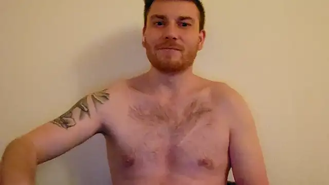 Snapshot of Foxtrott_242 chatting on 02/08/26, 12:19 Foxtrott 242 online show from 02/08/26, 12:19