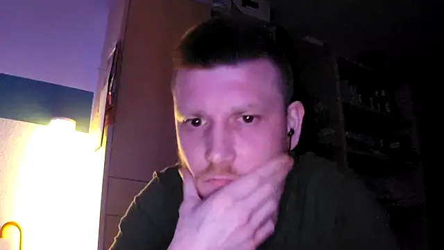 Snapshot of Foxtrott_242 chatting on 11/27/25, 02:34 Foxtrott 242 online show from 11/27/25, 02:34