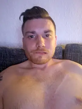 Snapshot of Foxtrott_242 chatting on 09/27/25, 10:38 Foxtrott 242 online show from 09/27/25, 10:38