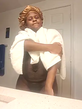 CocoaDoll22 online show from 10/17/25, 03:54