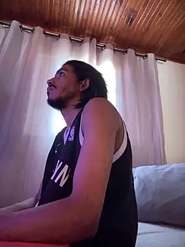 Mineirinho043 online show from 04/10/26, 01:51