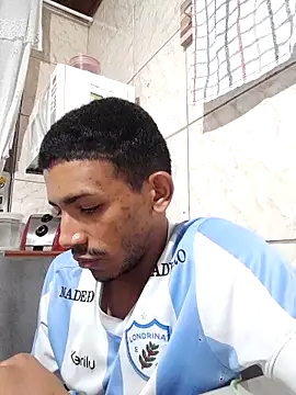 Snapshot of Mineirinho043 chatting on 03/16/25, 03:04 Mineirinho043 online show from 03/16/25, 03:04