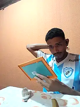 Snapshot of Mineirinho043 chatting on 03/16/25, 11:59 Mineirinho043 online show from 03/16/25, 11:59