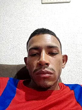 Snapshot of Mineirinho043 chatting on 03/03/25, 01:38 Mineirinho043 online show from 03/03/25, 01:38