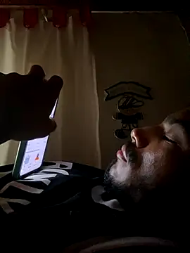 Mineirinho043 online show from 10/22/25, 09:03